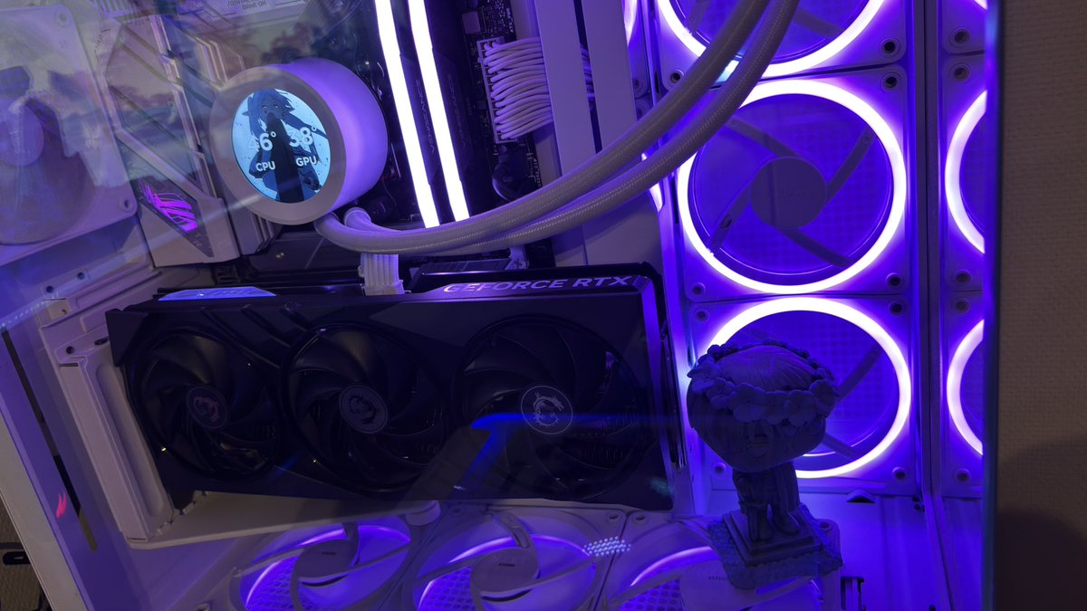 RV_Gh0stCrawl3r's tweet photo. Le pack @msifrance à l’effigie de #Frieren est arrivé ! Il y a même Himmel le brave qui s’est invité dans la machine (bon c’est sombre on ne le voit que peu la mais voilà). Je n’étais pas sûr de me le chopper mais j’ai été vif sur la preco haha https://t.co/naBuHh6qWW