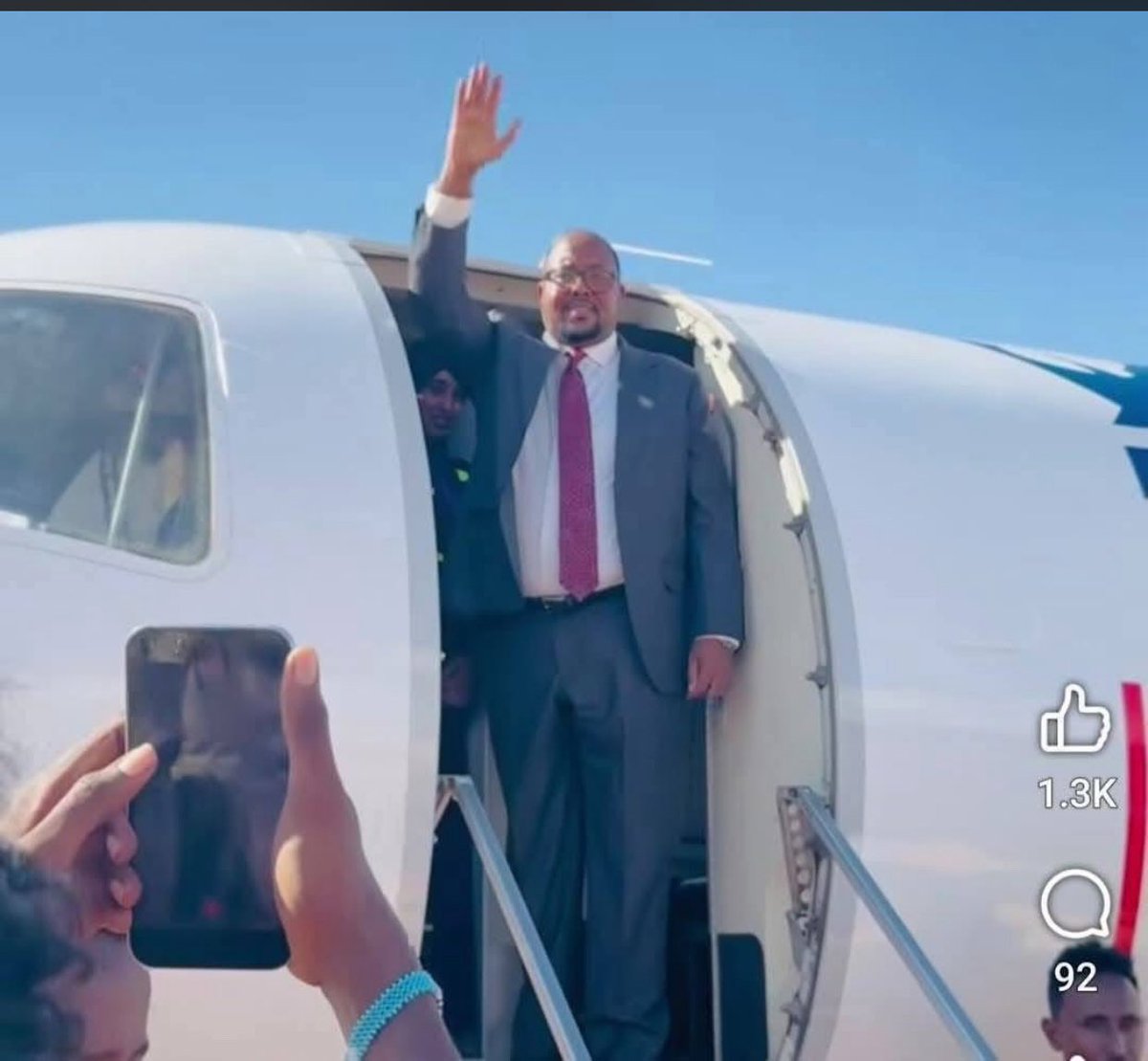 Abdifataah571's tweet photo. #WAR #CUSUB: 🗞️
Madaxwayanaha maamulka waqooyi bari Firdhiye ayaa sida la xaqiijiyay 6da bishan u duulaya #baydhabo isagoo kaga qayb galaya halkaas xaflada caleema-saarka hogaamiye adaan madoobe.
Madaxwayanaha maamulka W.B ayaan ilaa hada ka hadal wixii uga soo qabsoomay mudadii uu ku maqnaa magalada muqdisho.
Sidoo kale shirkii 7aad laha ahaa oo uu ka qayb galay madaxwaynuhu ayaan la sheegin waxqabadkii madaxwayanaha intii uu ku maqnaa Xamar.
Aamusnaanta badan iyo duulitaanka badani wuxuu yareeyaa kalsoonida shacabka.