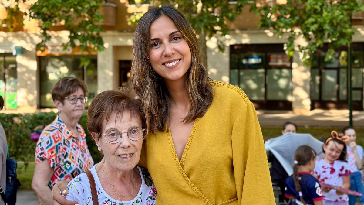Ohara911's tweet photo. La suerte de conocer a gente como Mercedes, alma viva de @AVParqueAlameda 20 años trabajando con tesón, generosidad y un trato humano exquisito. Si los barrios son sus gentes Parque Alameda es Mercedes y el equipo maravilloso que hoy pasa el testigo. Gracias por tanto 💜 https://t.co/Wo1cwULyVm