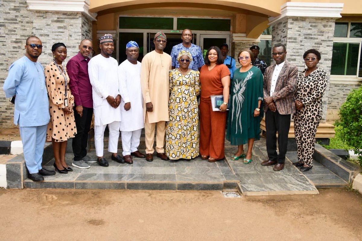 MedLabNigeria's tweet photo. Responding, Dr. Ofili commended Georgetown Global Health Nigeria for its contributions to Nigeria's health sector and welcomed the proposed partnership.  Dr. Ofili expressed the Council's readiness to collaborate with them, particularly in laboratory mapping and public health https://t.co/mGto1NtDbL