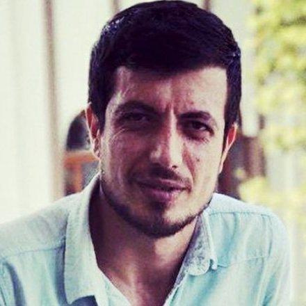 mehmetcakir_61's tweet photo. Resimdeki kardeşimizin adı Uğur Koç, soyadı gibi Koç gibi bir delikanlı.

Kemal paşa tatlısının resmini koyarak "Dün akşam yediğim kemal paşayı rahmetle anıyorum" paylaşımı yaptığı için tutuklandı ve cezaevine konuldu.

Kur'an'ı Kerim'i, Peygamberimizi dalga konusu yapan zibidiye sahip çıkanlar, neden Uğur Koç'a sahip çıkmadı?

Samimi değilsiniz, iki yüzlüsünüz ve İslam düşmanısınız.