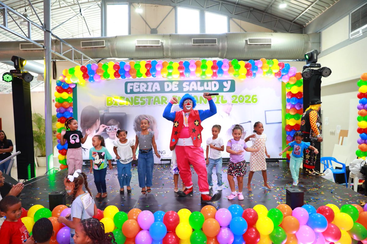 juntacentral's tweet photo. Durante la actividad, los niños y niñas disfrutaron de consultas médicas, evaluaciones odontológicas, rifas, premios, regalos y actividades recreativas, compartiendo una experiencia enriquecedora junto a sus familias.

La JCE continúa promoviendo espacios que fortalecen el desarrollo integral de la niñez. 👧🏽👦🏽

#JCE  #JunteritosJCE