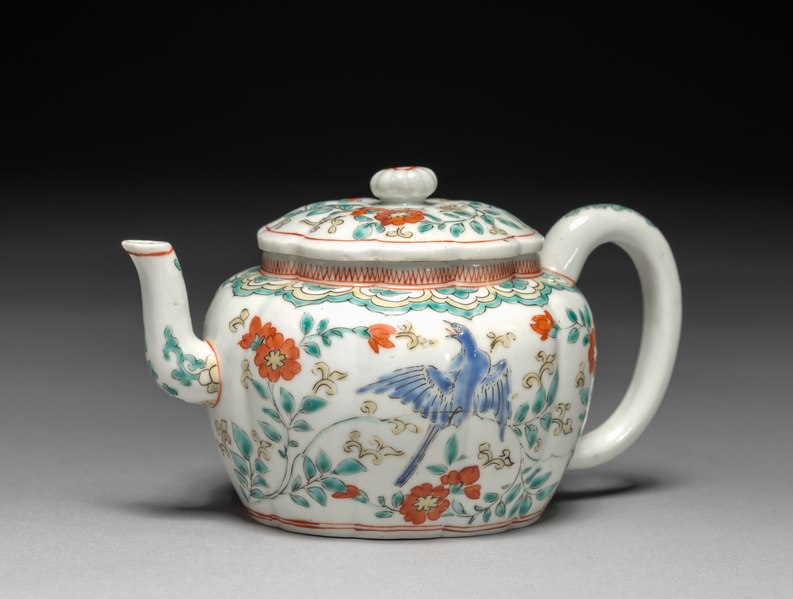 JapanTraCul's tweet photo. Wine Ewer with Birds and Flowers: Kakiemon Type, late 17th century https://t.co/bDN89tDCMi