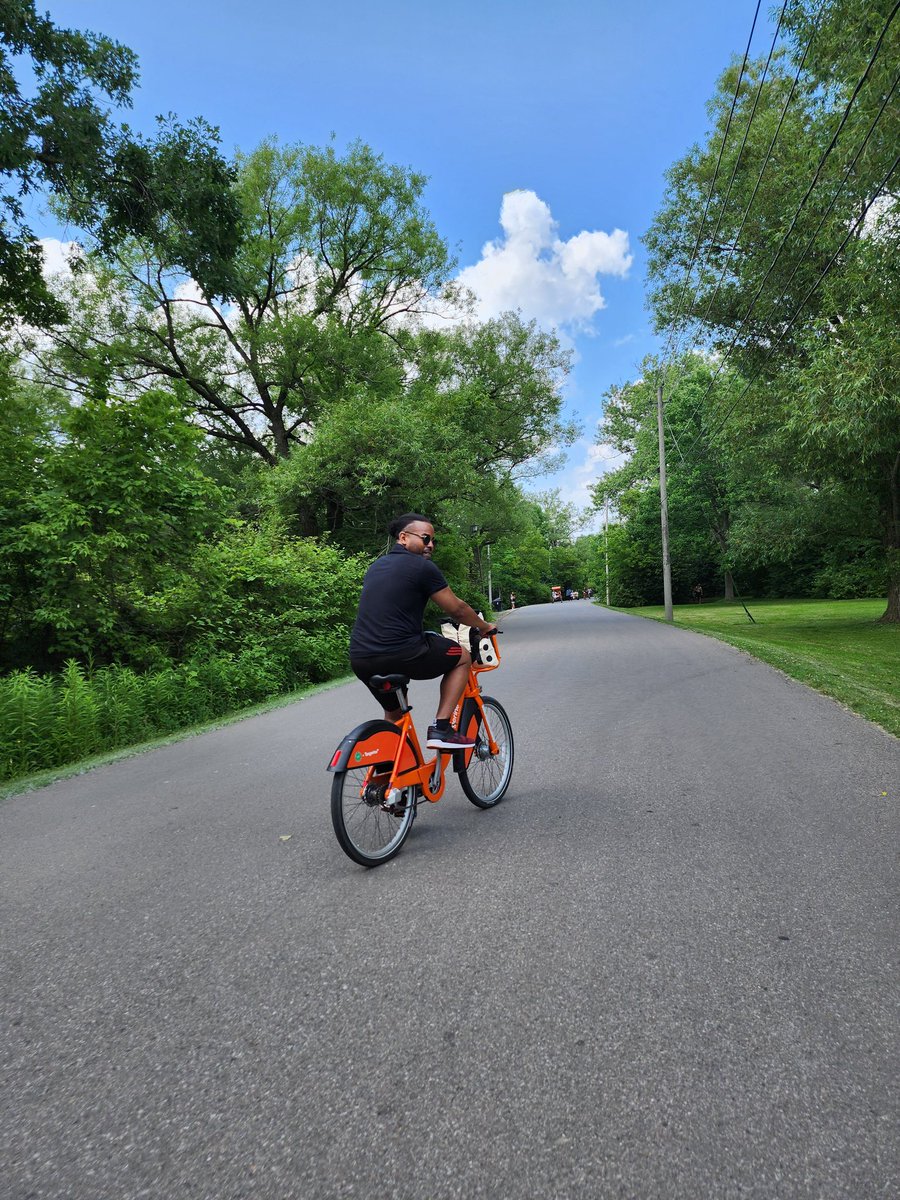 RyanEndoh's tweet photo. Spent my Canada Day on our beautiful Toronto islands. Biked from Hanlan's Point to Ward Island (with a few water and iced coffee breaks along the way). 

We have to protect this place. 
#TOpoli
#ONpoli
@NoJetsTO https://t.co/jDsSeYG39p