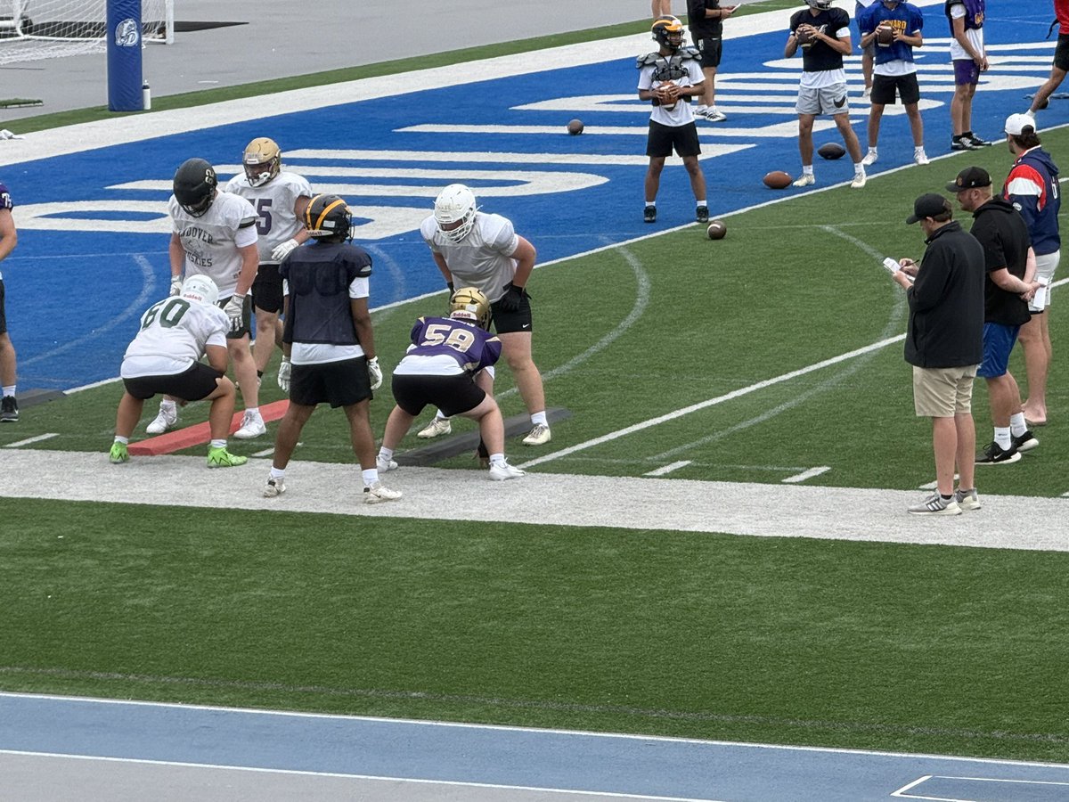 Brenden51Harris's tweet photo. Last Saturday I had the honor and privilege of attending the football camp @DrakeBulldogsFB and since I am still healing from my broken wrist I was not able to give 100%. For that I apologize. Thank you @MattWalkerDU for being such a gracious host and putting on a great camp. I learned a lot and I appreciated the opportunity.