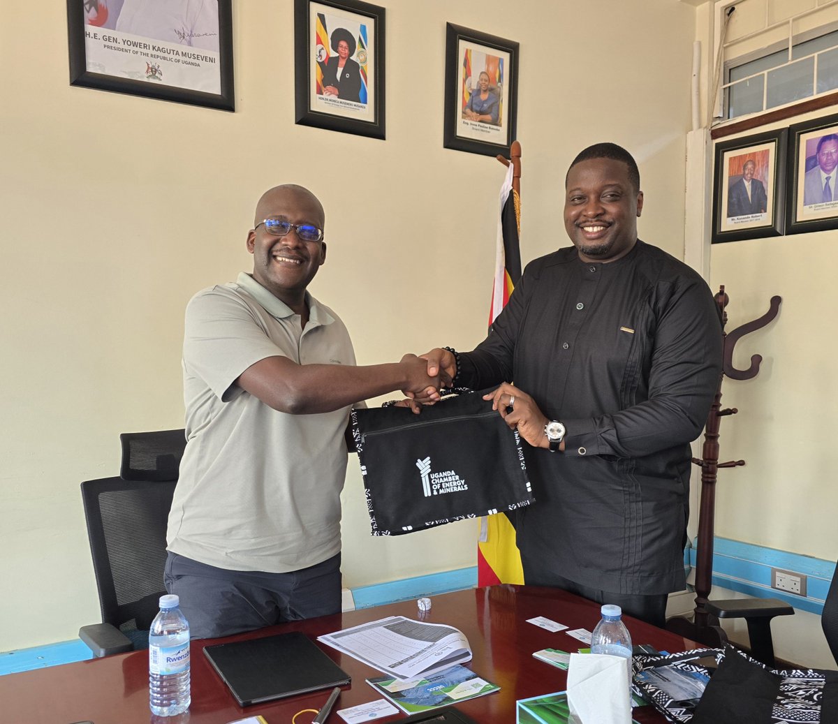 UECCC1's tweet photo. Our Managing Director @rbaguma608 this afternoon hosted the Chief Executive Officer of the Uganda Chamber of Energy and Minerals @UgandaChamber Mr. Humphrey Asiimwe @humfas and his team for an introductory engagement aimed at strengthening collaboration in advancing Uganda's energy and minerals sector.

The meeting provided an opportunity for both institutions to share their mandates, ongoing programmes, and strategic priorities, while exploring areas of partnership to promote investment, innovation, and sustainable financing.

The engagement reaffirmed a shared commitment to enhancing private sector participation and accelerating access to clean, affordable, and sustainable energy solutions that support Uganda's socio-economic transformation.
#StakeholderEngagement
#Energy 
#Partnerships