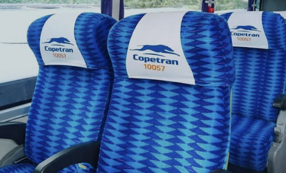 _kndll_'s tweet photo. En Colombia nos encanta viajar en bus, recorrer todos los rincones del país en un coche con baño, televisor y olor a vomito, es como sentirse en casa. Por eso, este año la selección Colombia le rinde homenaje a todos esos buses y a sus choferes. Que nos lleven a la gloria. https://t.co/DUo4MvUzmv