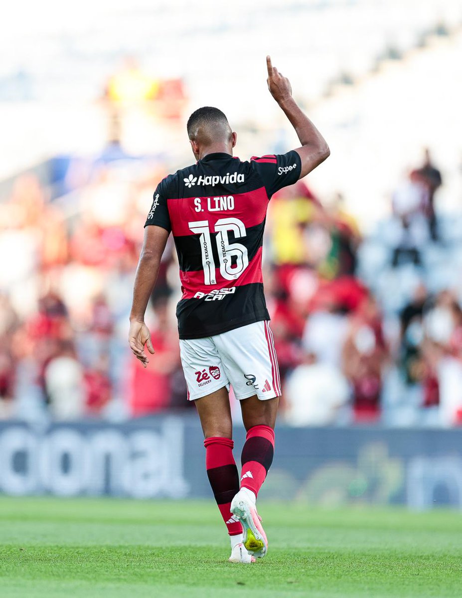 Flamengo's tweet photo. 1 gol e 1 assistência 🔥
Samuel Lino do Mengão!

#lancedojogo https://t.co/KHCtpC1lcS