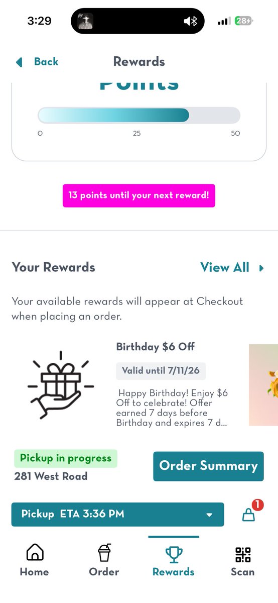 Clyde6309's tweet photo. @PlanetSmoothie You guys need to fix your app. Birthday rewards are not showing in the final check out under rewards. My birthday was yesterday and your app just made me pay a full $9 with no $6 off. #PlanetSmoothie https://t.co/Ng5rVHGIBg