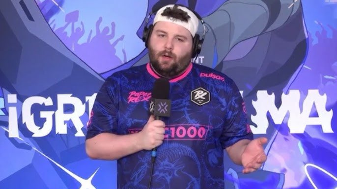 RocketBullets's tweet photo. Paper Rex assistant coach Wendler 🇺🇸 and XLG head coach hvoya 🇷🇺 have both reported complaints of suspicious people entering the coaching booth DURING matches, despite no entry being allowed

Wendler 🇺🇸 even stated that he was robbed when the lights went out.

@EWC_EN ?? https://t.co/6cah2sF0ZS