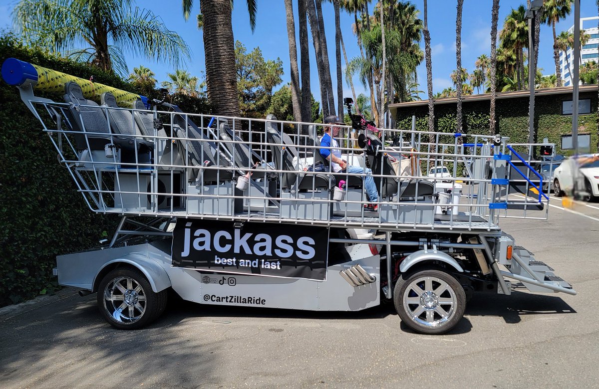 VjLeong's tweet photo. @jackassworld https://t.co/TefWkdG5PH