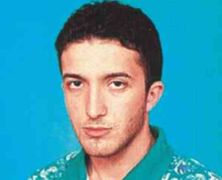 gaffarmudur's tweet photo. BURAK NEDEN YURT DIŞINDA?
Evin haylaz çocuğu Burak, Sevim Tanürek cinayeti sonrası yurt dışına kaçırıldı. Kendini eğlenceye verdi. Alkol ve uyuşturucu bağımlılığı nedeniyle İsviçre'de tedavi gördü. Babasının siyasi çizgisinden uzaktı. Bu nedenle hep gözlerden uzak tutuldu. https://t.co/Uf27Syny6H