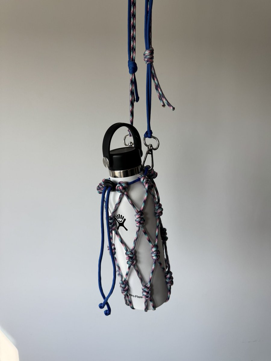 yungcath's tweet photo. been trying to hobbymax lately with paracord since it’s too damn hot for hiking https://t.co/sC2re53hTj