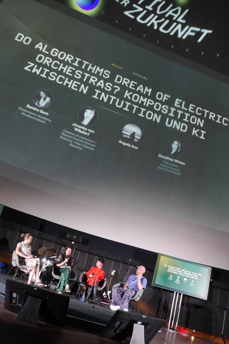 Merzmensch's tweet photo. The joy isn't over.
"Do algorithms dream of electric orchestras?" J.v.Wilsdorf, Angela Aux, Sandra Gern und Dorothea Winter sprechen über KI und (Co-)Kreativität. Kontroverse Diskussion. (Post-/)Anthropozentrisch. Imho: KIs können kreativ sein! #fdz Festival der Zukunft https://t.co/SmLynml2Vd
