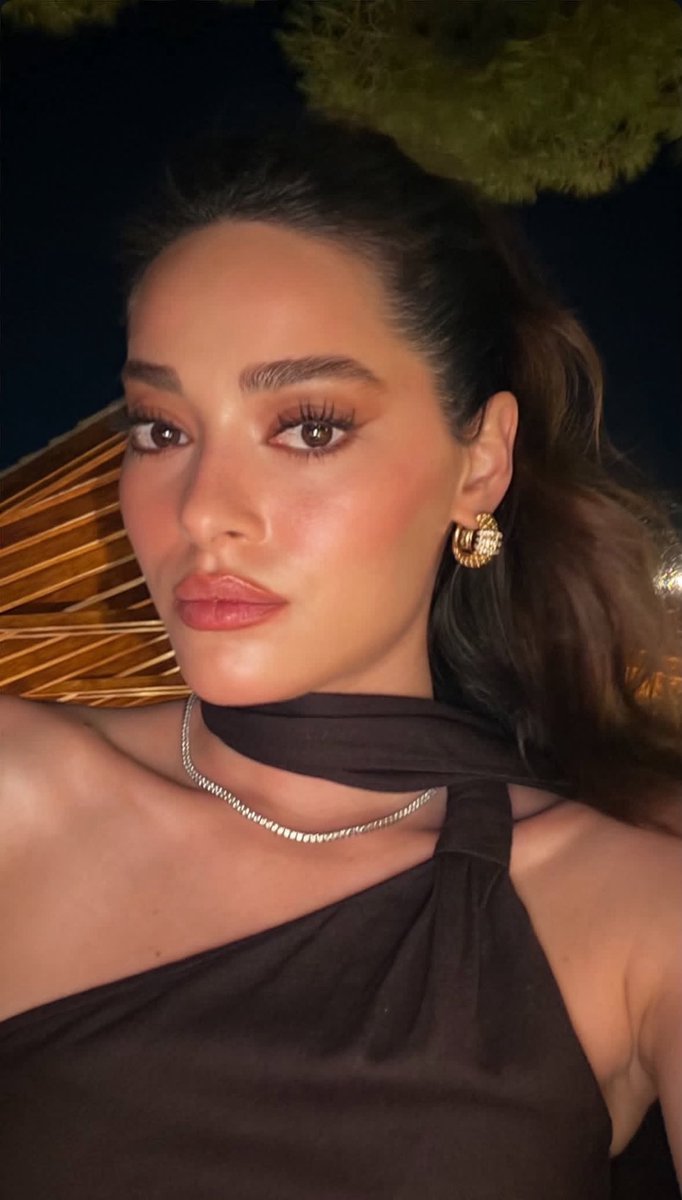 barlasie's tweet photo. يمه يمه التان سيمااياااااي يا ملكة جمال الدنيااا
STUNNING GORGEOUS BREATHTAKING https://t.co/HKETSYlTqK