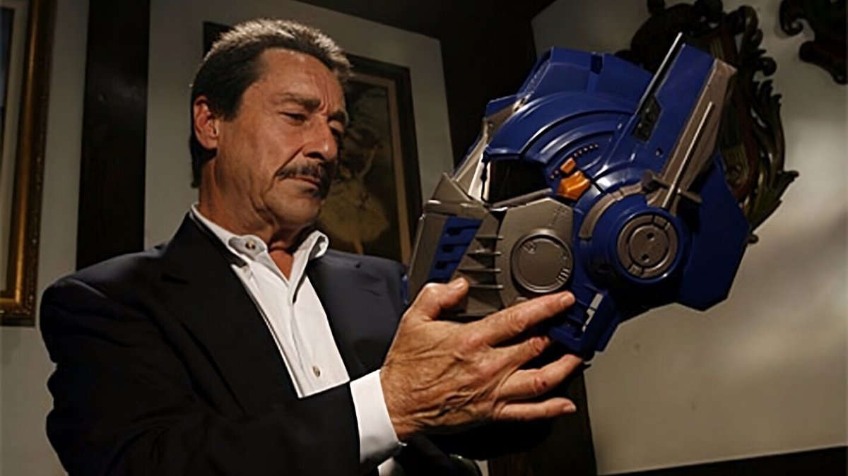 OptimusCenaNews's tweet photo. Character lineup for 'Heat 2' 

Set to star:

Leonardo DiCaprio — Chris Shiherlis

Christian Bale — Vincent Hanna

Peter Cullen — Optimus Prime

John Cena — Peacemaker

In talks: 

Stephen Graham — Neil McCauley

Adam Driver — Otis Wardell

(via @TheWrap) https://t.co/dWojs3q43n
