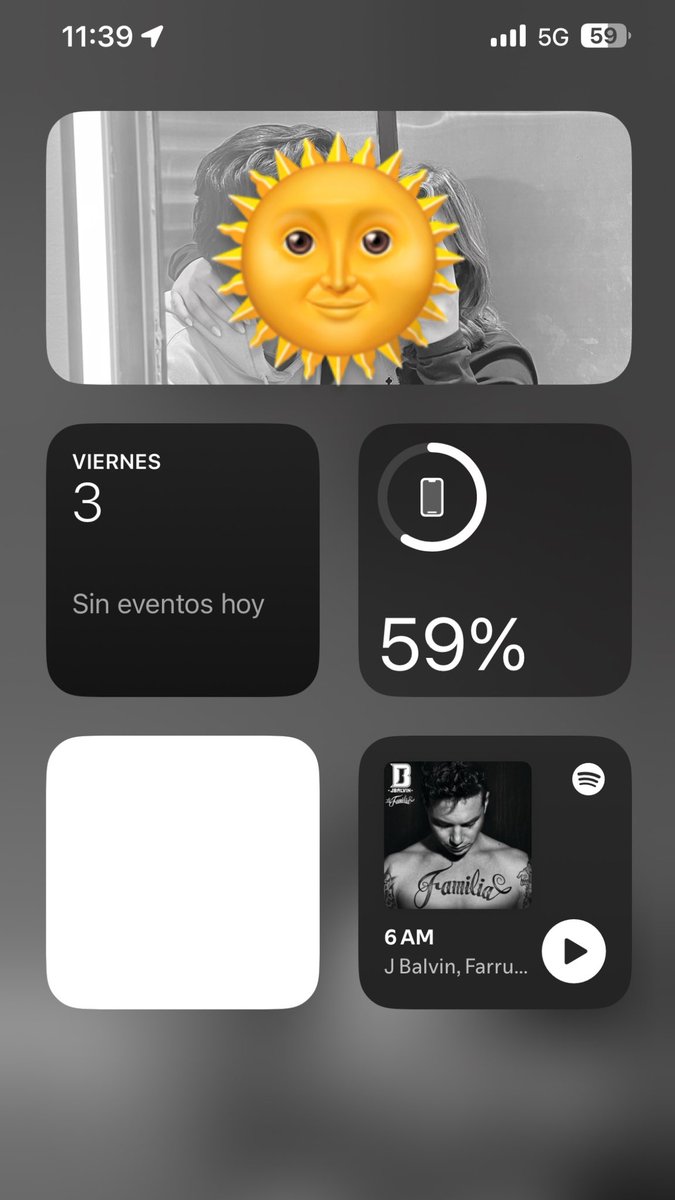 Whois_dans7's tweet photo. yo: bueno no hay algo más que me ponga  triste hoy 
mi teléfono: https://t.co/APLF2M7Oat
