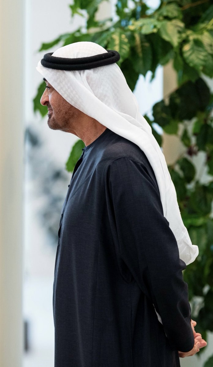 M___R1212's tweet photo. للتاريخ رجال يصنعونه
وللأجيال فخر يقرؤونه
إسمك انكتب ب ذهب يا سند الدار والأمة 🇦🇪 https://t.co/gM2cVgJl3u