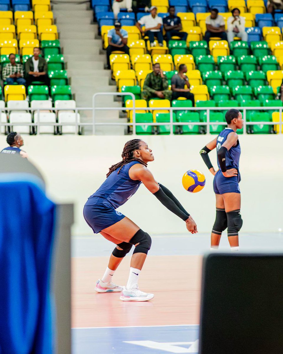 ktradiorw's tweet photo. #KTSports
Ikipe ya Police WVC yegukanye Igikombe cy'Irushanwa ryo Kwibohora itsindiye APR WVC ku mukino wa nyuma amaseti 3-0.
Iseti 1: 29-27
Iseti 2: 25-21
Iseti 3: 26-24
Ni Igikombe Police WVC itwaye ku nshuro ya kabiri yikurikiranya. https://t.co/fGwlh7ZYFm