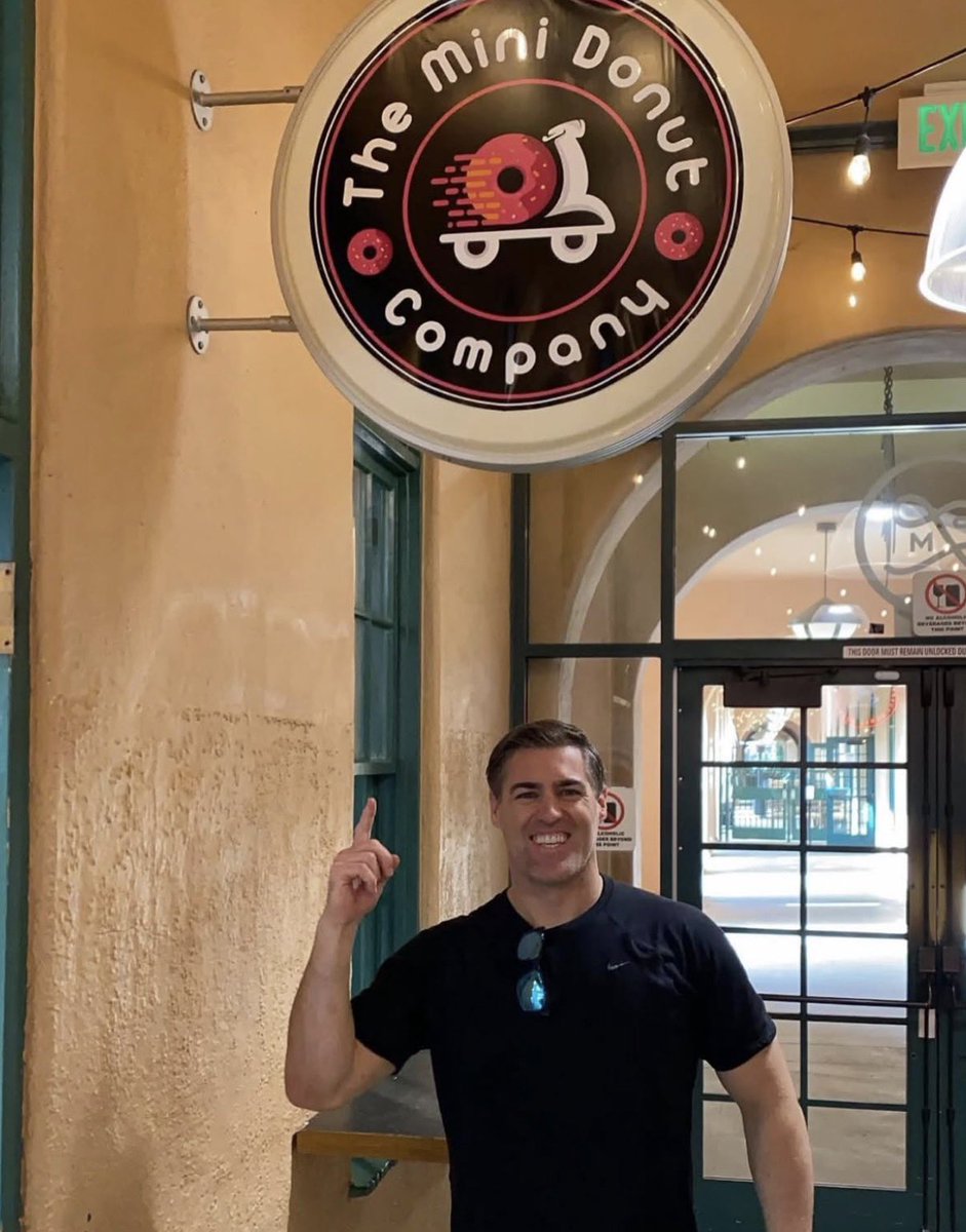 GetMiniDonuts's tweet photo. Kicking off the long weekend 🎆🍩 Fresh mini donuts are perfect for backyard BBQs and 4th of July celebrations all weekend long.

Red, White &amp; Blue flavors are available now through Sunday for pickup or delivery. Don’t show up empty-handed 🇺🇸 https://t.co/TZughiDdLK