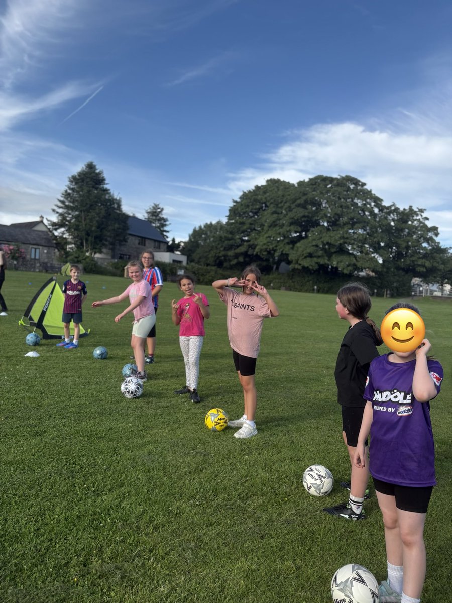 YPSoccer's tweet photo. ⚽️ Friday 🤝 Football what more could you want?  https://t.co/ldNiglb6Op https://t.co/kT4deqHzDQ