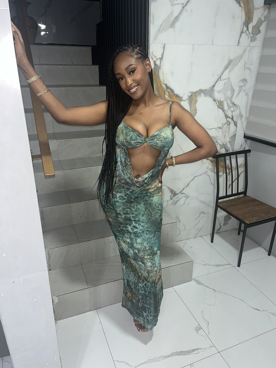 Asiah_242's tweet photo. Missed me?🇯🇲😉 https://t.co/gxjzPagV0u