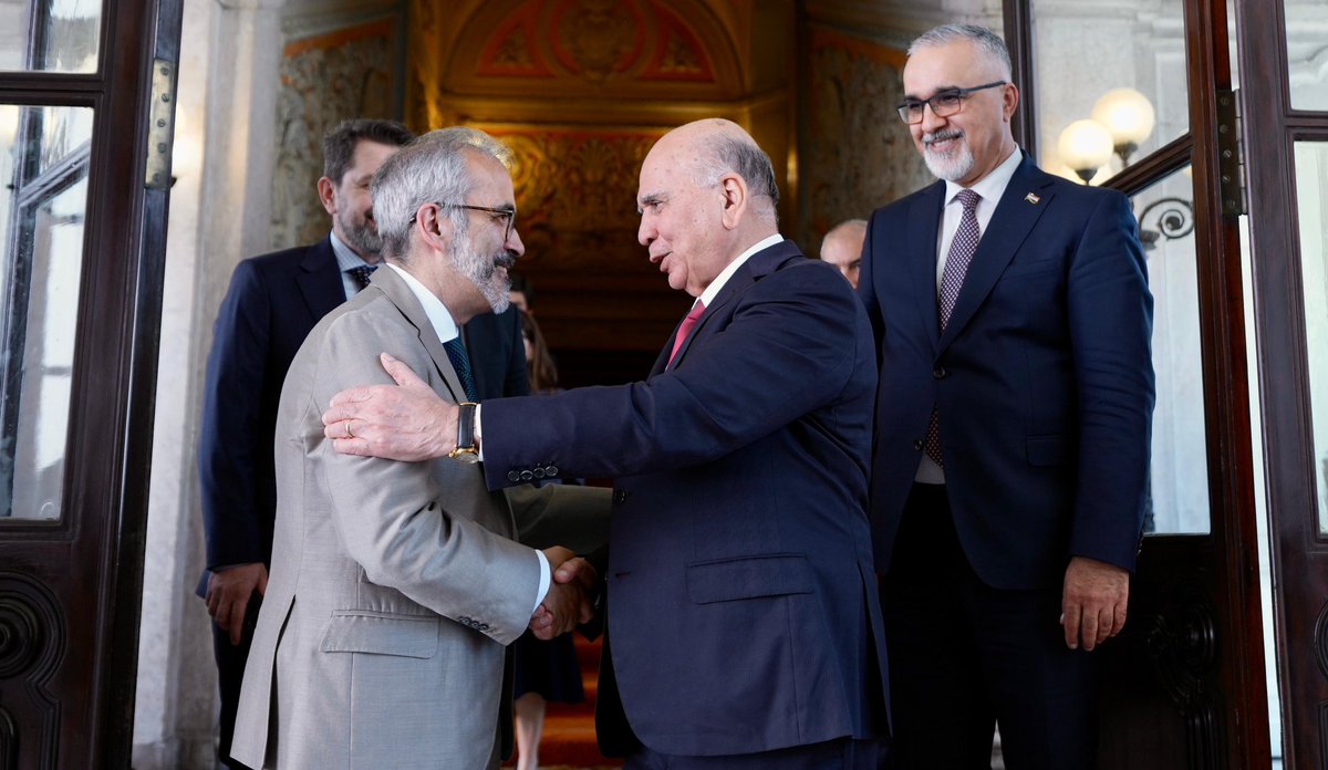 Iraqimofa's tweet photo. وزير الخارجية يبحث مع وزير الدولة والشؤون الخارجية البرتغالي في لشبونة سبل تعزيز العلاقات الثنائية والتنسيق الدولي – وزارة الخارجية العراقية https://t.co/Vw2dTEYeej https://t.co/PVfxV9CFbz