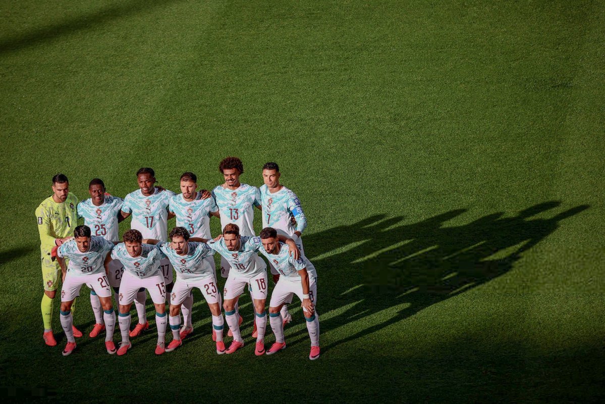 RafaeLeao7's tweet photo. TUDO OU NADA !! @selecaoportugal 🇵🇹 https://t.co/D8ZZCN28SE