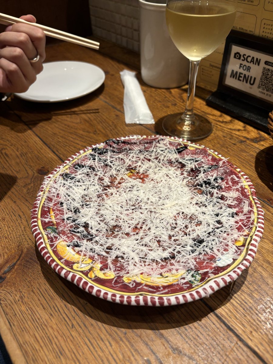 Shiro__tya's tweet photo. デザートにはグー子の✌🏻もついてくるｿﾞ
たらふく食べた~幸せ~めちゃくちゃ楽しかった！！！ https://t.co/VAKfoBDCOW