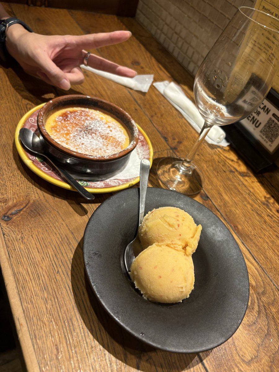 Shiro__tya's tweet photo. デザートにはグー子の✌🏻もついてくるｿﾞ
たらふく食べた~幸せ~めちゃくちゃ楽しかった！！！ https://t.co/VAKfoBDCOW