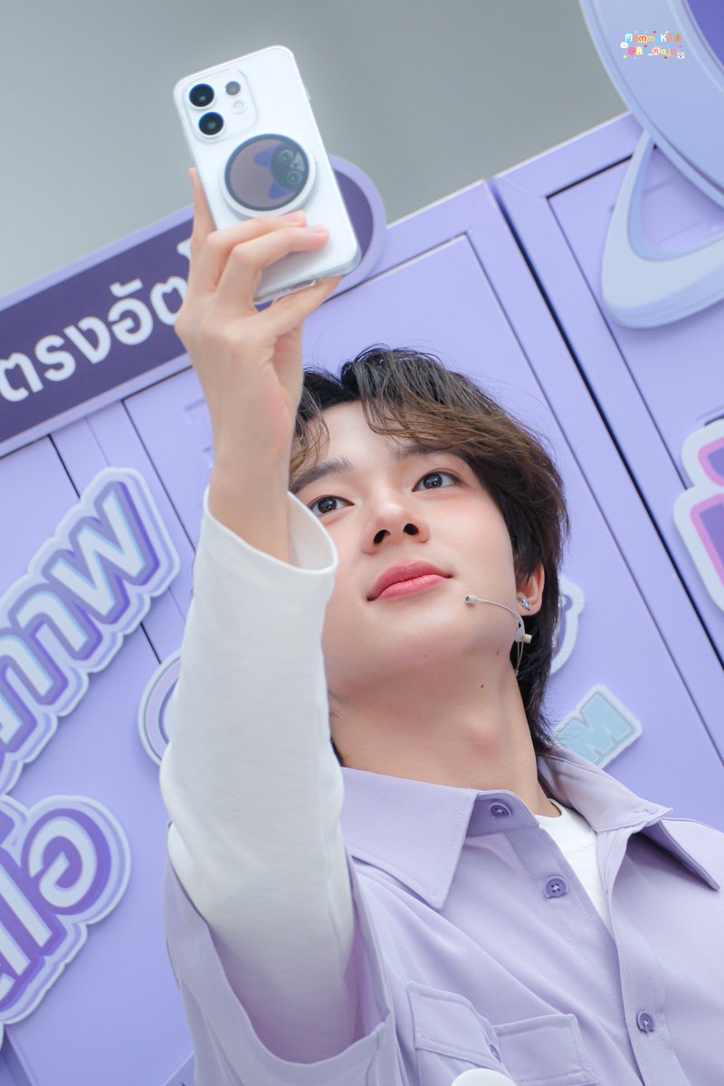 Au_naja's tweet photo. พรีเซนเตอร์คนเก่ง 
ZEENUNEW UNBOX OPPO
#Reno16SeriesTHxZeeNuNew
#NuNew @CwrNew https://t.co/9MCiF6RTPZ