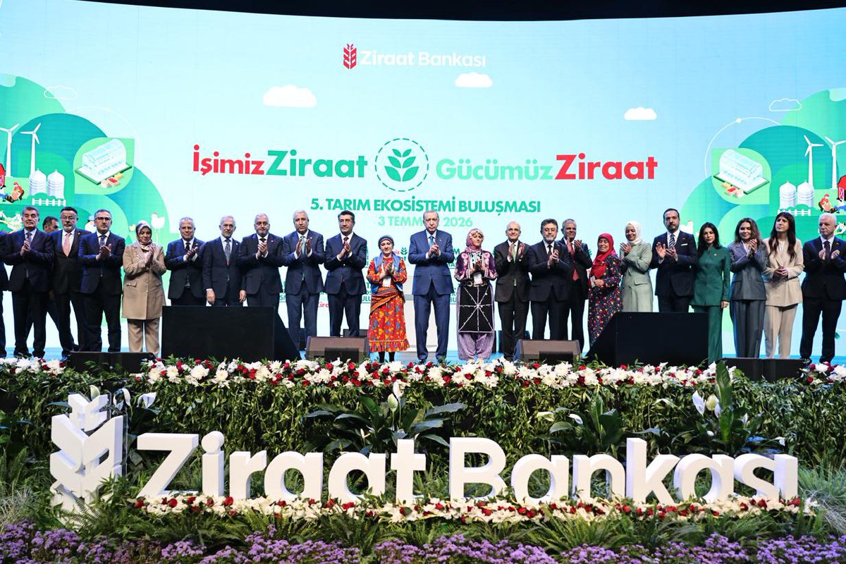 ziraatbankasi's tweet photo. Cumhurbaşkanımız Sayın Recep Tayyip Erdoğan’ın teşrifleri, Tarım ve Orman Bakanımız ile Hazine ve Maliye Bakanımızın katılımları ve Genel Müdürümüz Sayın Alpaslan Çakar'ın ev sahipliğinde 5. Tarım Ekosistemi Buluşmamızı gerçekleştirdik. "Verimli Ziraat, Değerli Üretim" ve "Kadın Eli Değer, Tarım Bereketlenir" panelleriyle değer kattığımız bu özel günde, tarımın gücüne güç katmaya devam ediyoruz. İşimiz Ziraat Gücümüz Ziraat.

#ZiraatBankası #BirBankadanDahaFazlası #TarımEkosistemiBuluşması #İşimizZiraatGücümüzZiraat