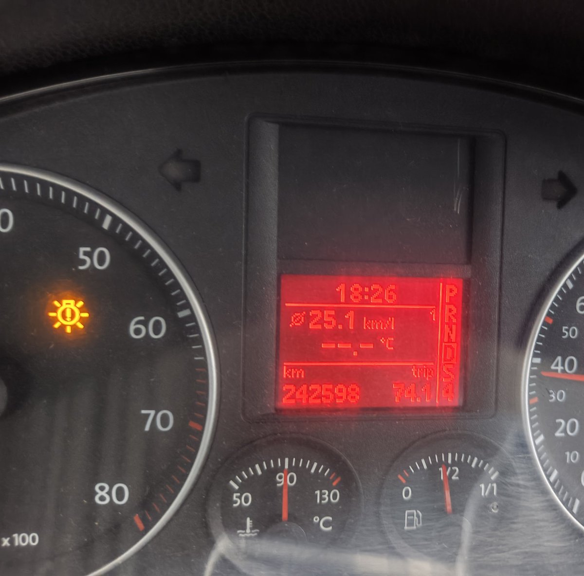 alexmwanzo's tweet photo. Wakasema ni AI 
Golf juu walahi number ata Toyota hybrid hazioni https://t.co/LeNjQvihc7