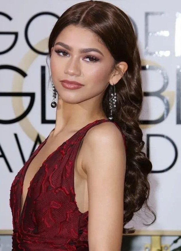 zenssdayaa's tweet photo. A real life goddess https://t.co/dWQn9KaAzq