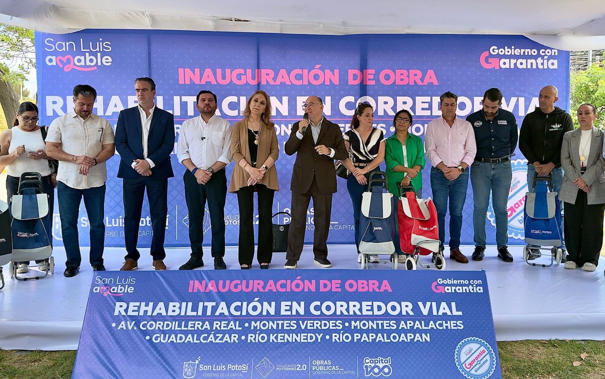 Periodico_REDSL's tweet photo. 🚧🚗 Enrique Galindo entrega corredor vial estratégico que transforma la movilidad en Lomas 🏙️✨

¿Qué opinas? Comparte. Información completa en primer comentario. https://t.co/Tsk6d30QDC