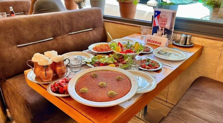 oudaoglu's tweet photo. مطعم في العاصمة التركية أنقرة يعلن حجز طاولة للرئيس الأمريكي دونالد ترامب، استعدادًا لزيارته المرتقبة إلى تركيا خلال مشاركته في قمة الناتو 6 و 7 يوليو الجاري https://t.co/i3Ri0UORax