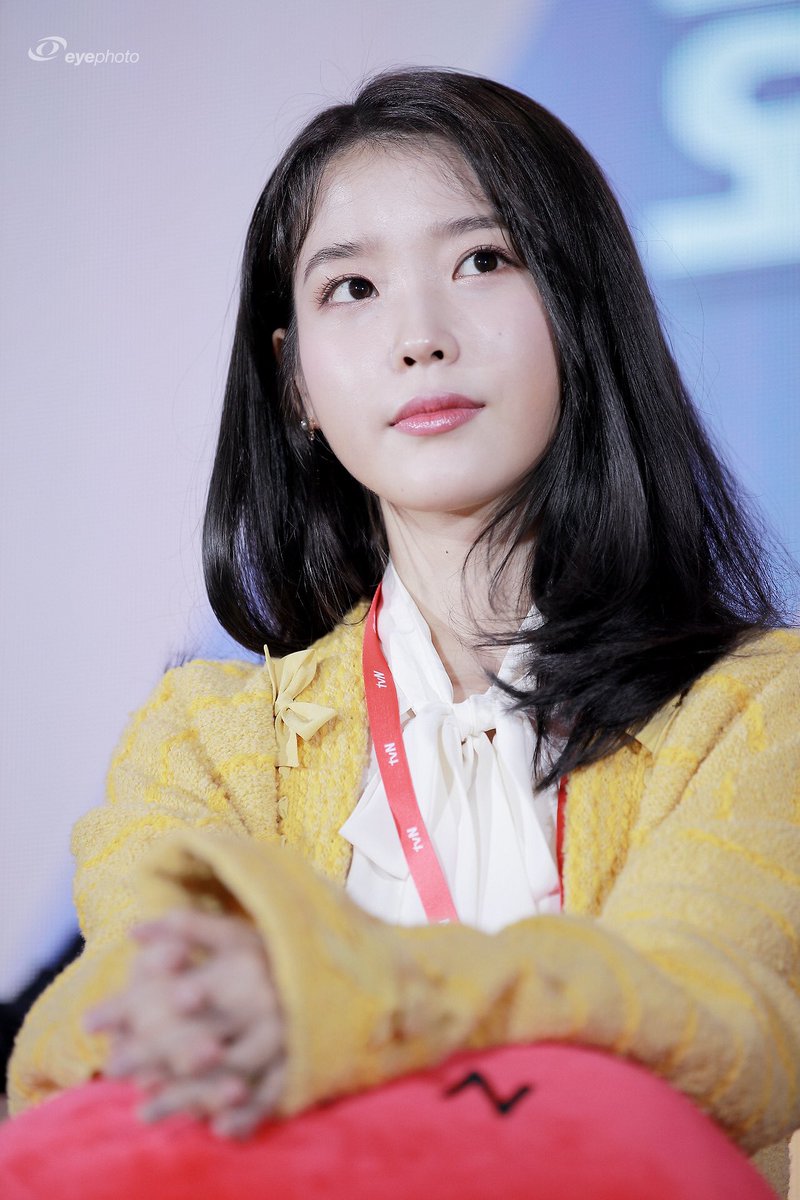 _AGustOfWind_'s tweet photo. ..잊지마 넌 흐린 어둠 사이 왼손으로 그린 별 하나 보이니 그 유일함이 얼마나 아름다운지 말야 You are my celebrity..

And you always are, JiEun, ❤️. @_IUofficial https://t.co/C7UXfeBeyO