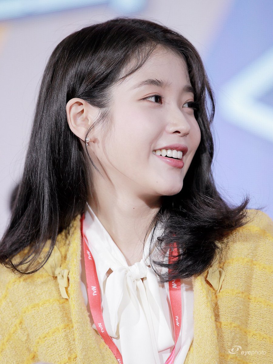_AGustOfWind_'s tweet photo. ..잊지마 넌 흐린 어둠 사이 왼손으로 그린 별 하나 보이니 그 유일함이 얼마나 아름다운지 말야 You are my celebrity..

And you always are, JiEun, ❤️. @_IUofficial https://t.co/C7UXfeBeyO