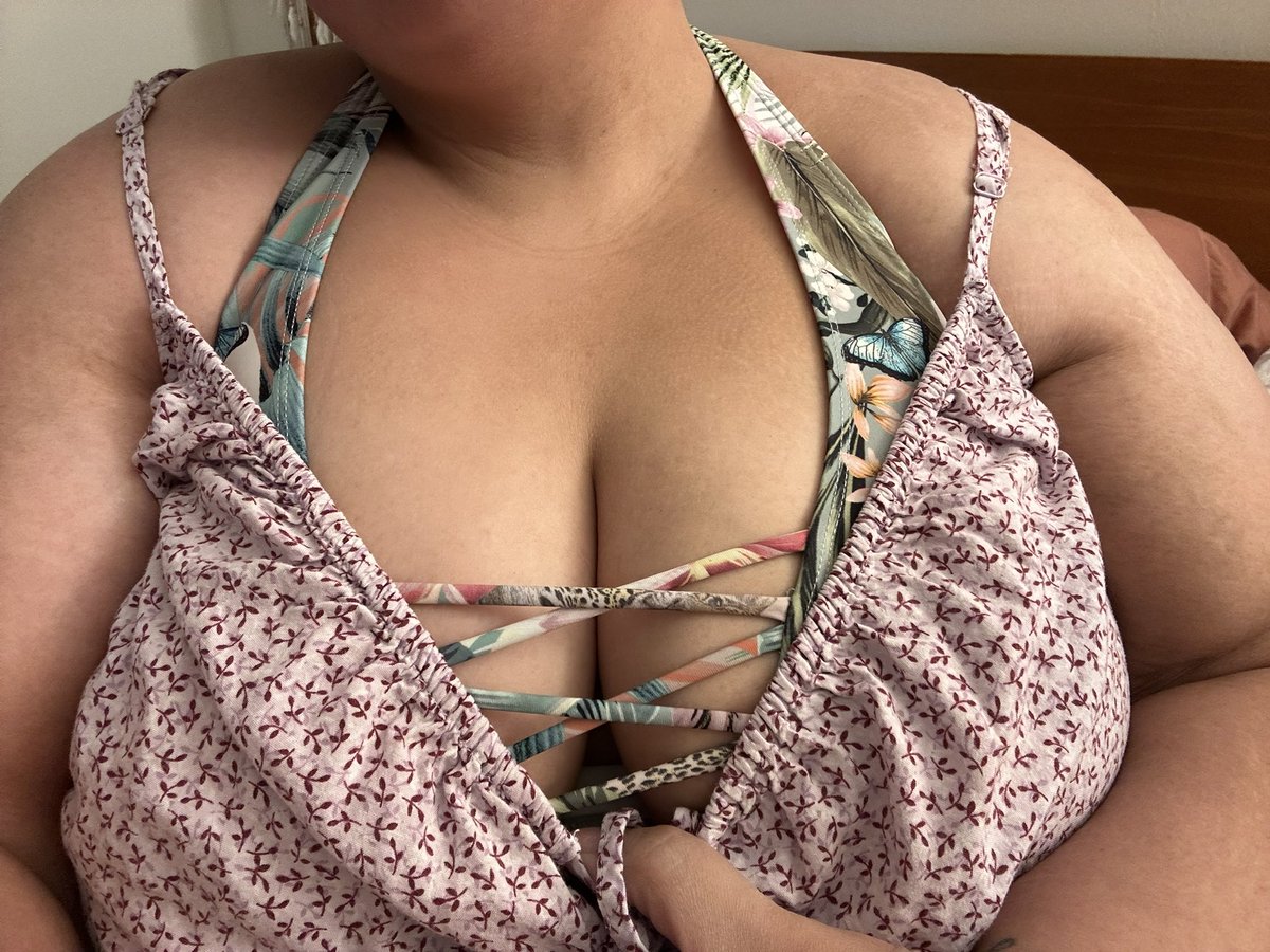 tiffyexplores's tweet photo. Off to go swimming on an island 🏝️ https://t.co/A1wEIE4sVD