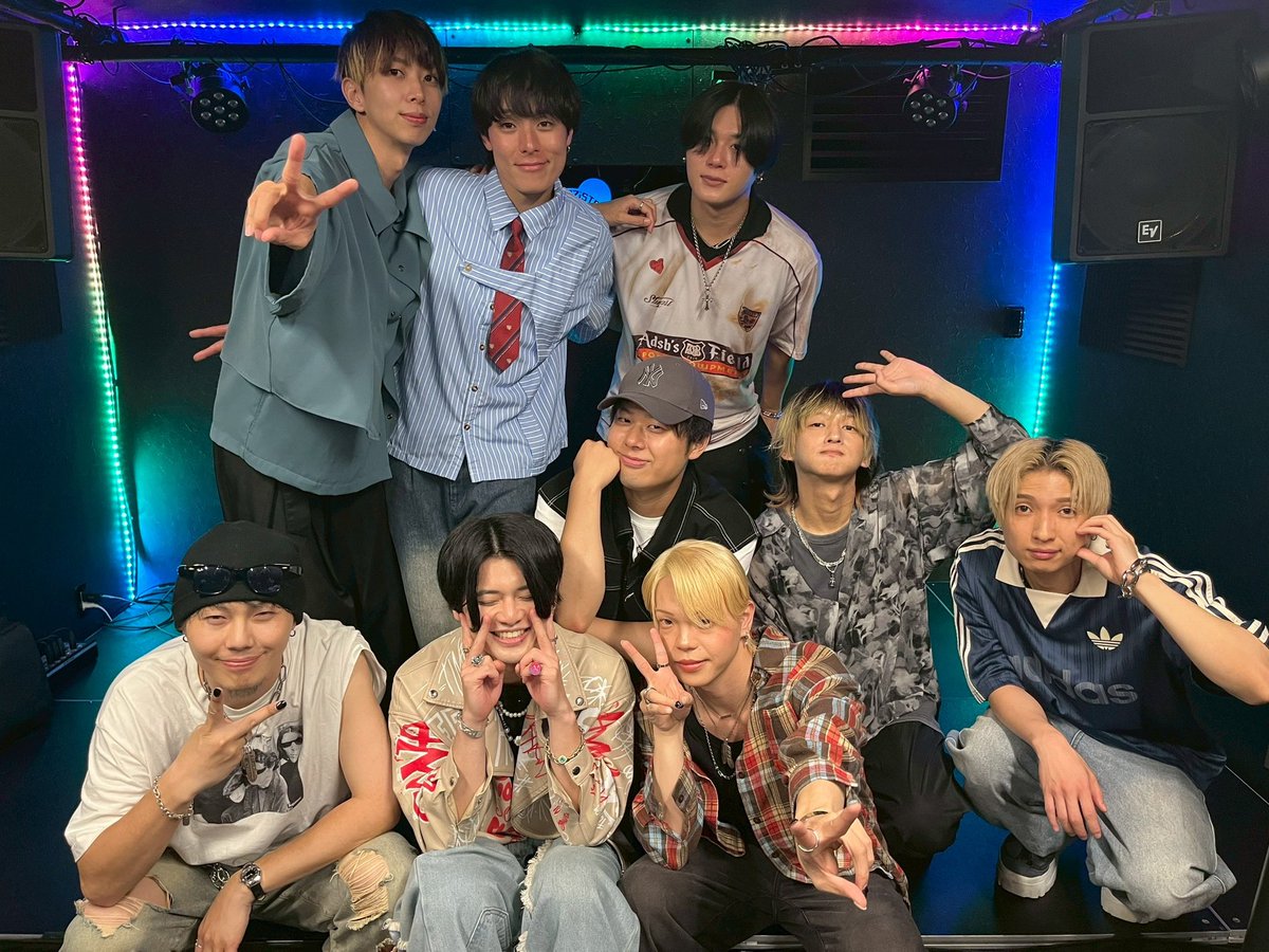 Newbalios's tweet photo. 2026.07.03
よるよる現地配信共に
ありがとうございました😊

一緒に盛り上げてくれて
最高の空間作ってくれて
ありがとう。

明日は
MIRAI DROPS、LeoLooPとも一緒です！🫧

今日の感想は
#バリオーエス
で投稿よろしくお願いいたします！

関西初日ありがとうございました💨💨 https://t.co/WtnvAs2Qr5