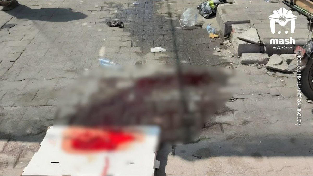 EvaKBartlett's tweet photo. Ukrainian terrorism and war crimes: deliberately targeting civilians in a market, killing 5 civilians and injuring 18

"Terrifying photos from the market in Tokmak, which was shelled by UAF drones today.

One of the women was hit by a shrapnel while she was selecting fresh vegetables. She died instantly - her body fell directly onto the boxes of fruits. A total of five civilians were killed. At least 18 people were injured."
https://t.co/xgt9gWvUq8

*Ukraine has been targeting busy public marketplaces for a long time. 

Market areas I've seen immediately after Ukrainian terror attacks:

April 2022:
https://t.co/QG7ephYlOF

September 2022:
https://t.co/hiIDesCe2t