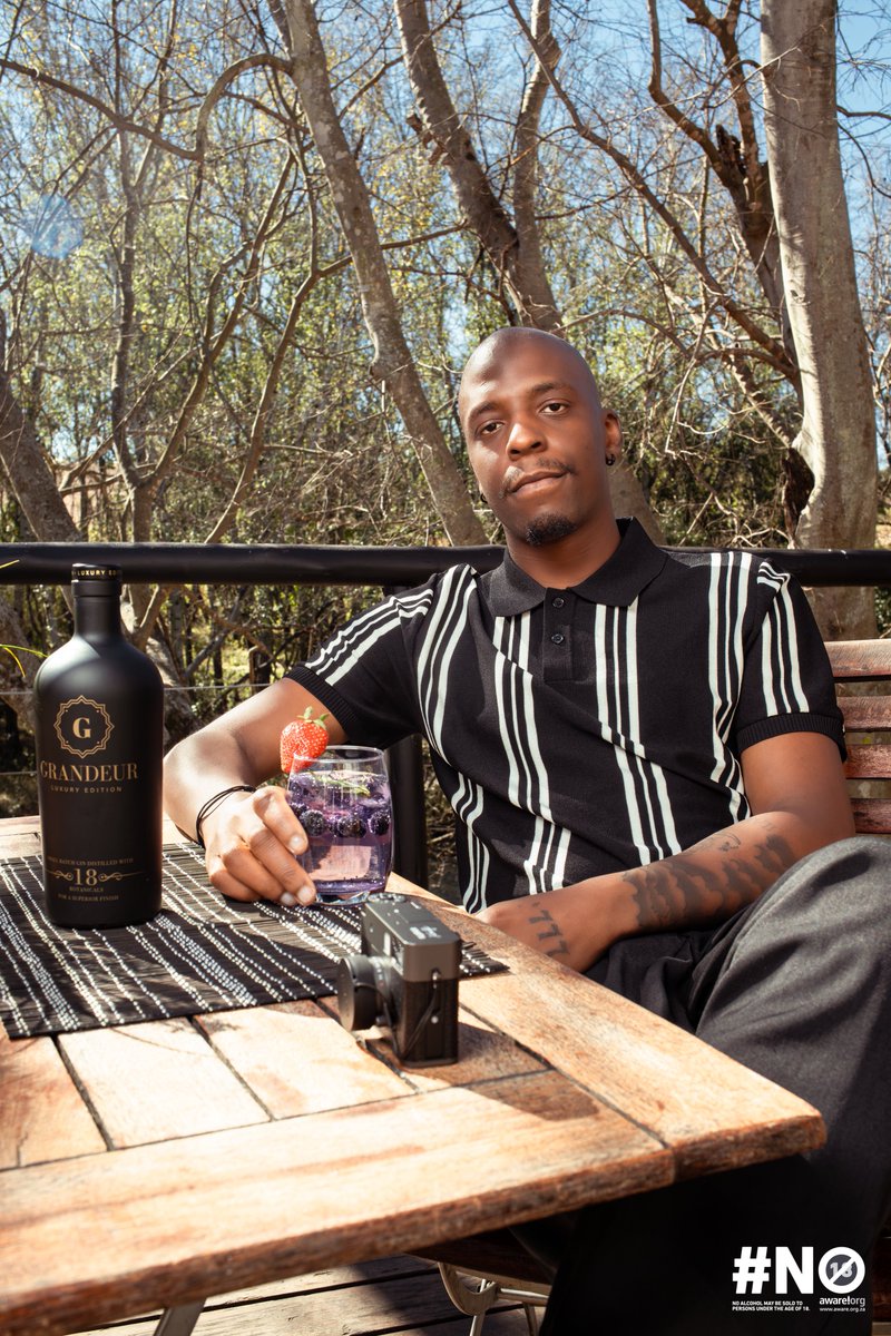 mmeliofficial's tweet photo. Sometimes the best connection starts with a disconnection.
Put the phone down. Pick the moment up.
Here’s to slowing down, being present, and reconnecting with what truly matters. 🥂✨

#GrandeurGin #ReconnectWithGrandeur #SipResponsibly https://t.co/cblcCB3o9D