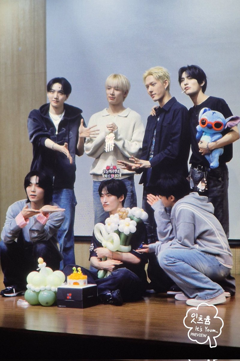 Its_Youm_'s tweet photo. [260703] 디마뮤 대면 올아워즈 유민 프리뷰
𝑨𝑳𝑳(𝑯)𝑶𝑼𝑹𝑺 YOUMIN pre

아기여우 생일파티🦊

#YOUMIN #유민 #ユミン 
#ALL_H_OURS #올아워즈 https://t.co/qbG0wT9bZ7