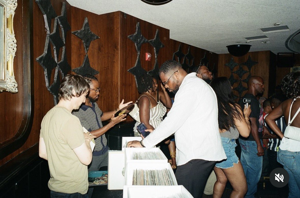 BarckleY_'s tweet photo. Haitian Vinyl Night https://t.co/UJEp4AutYm