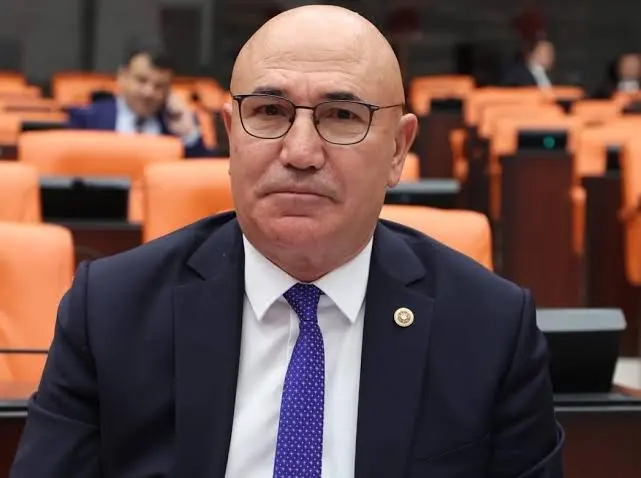 goygoyengine's tweet photo. CHP Milletvekili Mahmut Tanal oyun yasası komisyonunda, TOGED'in oyun konsollarından verginin kaldırılmasını/azaltılmasını istemesine tepki gösterdi. #OYUNUMADOKUNMA

"Yani buranın konusu KDV midir? Yani kusura bakmayın, burada amacı aşan cümleler sarf ettiniz."