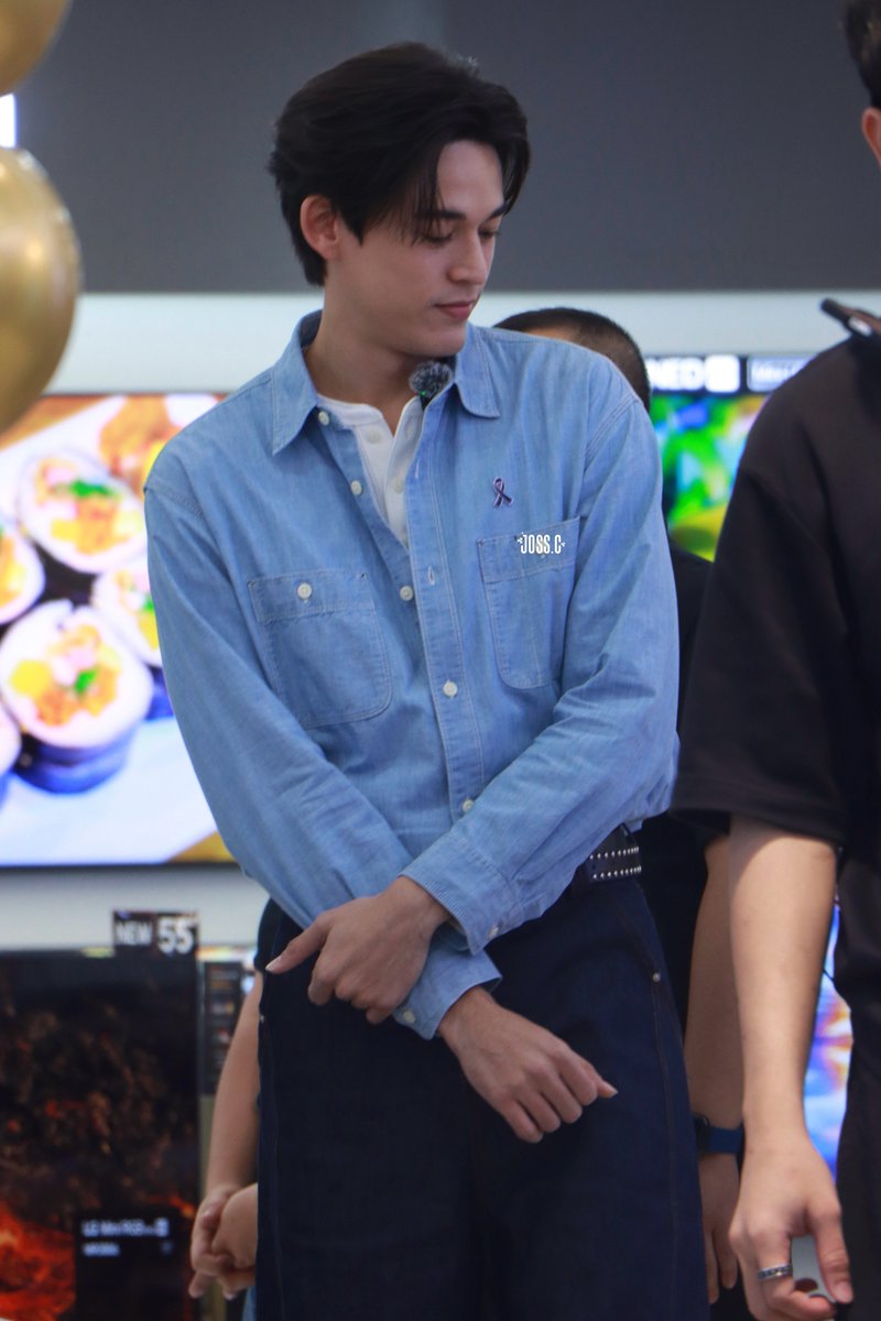 j2728g's tweet photo. ท่ายืนรอยังน่ารักอ่ะ คนอะไรเนี้ยยยย 🥹👐🏼

GAWIN AT HAIER POWER BUY
#GawinHaierxPWBNorthville

⌜#jg2728Pic⌟ https://t.co/k2Kz9DhETx