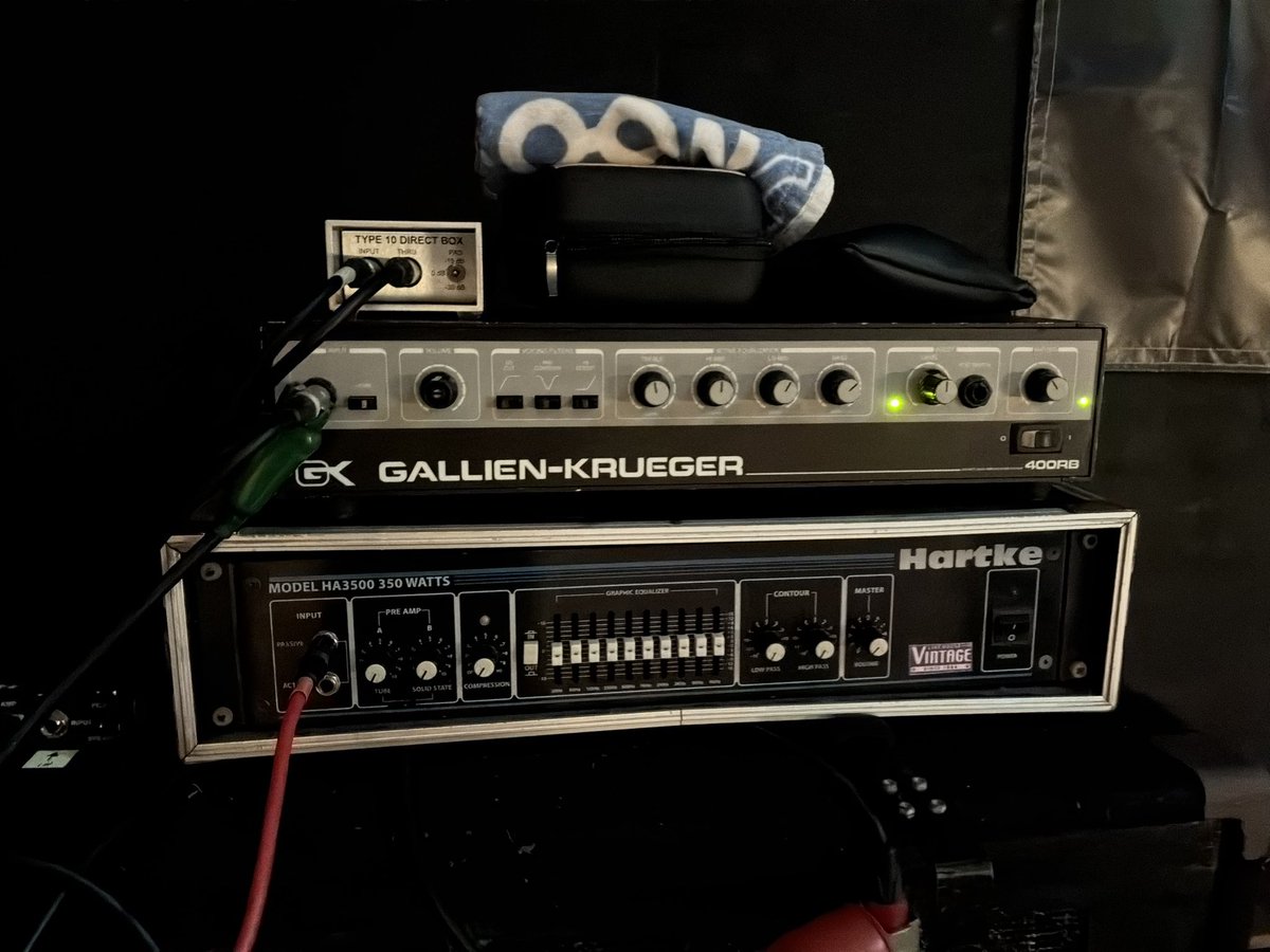B_2_sam's tweet photo. GALLIEN-KRUEGER 400RB

ヘッドアンプを導入。
クソ音太い！クソかっこいい！ https://t.co/1miv2oHkHB