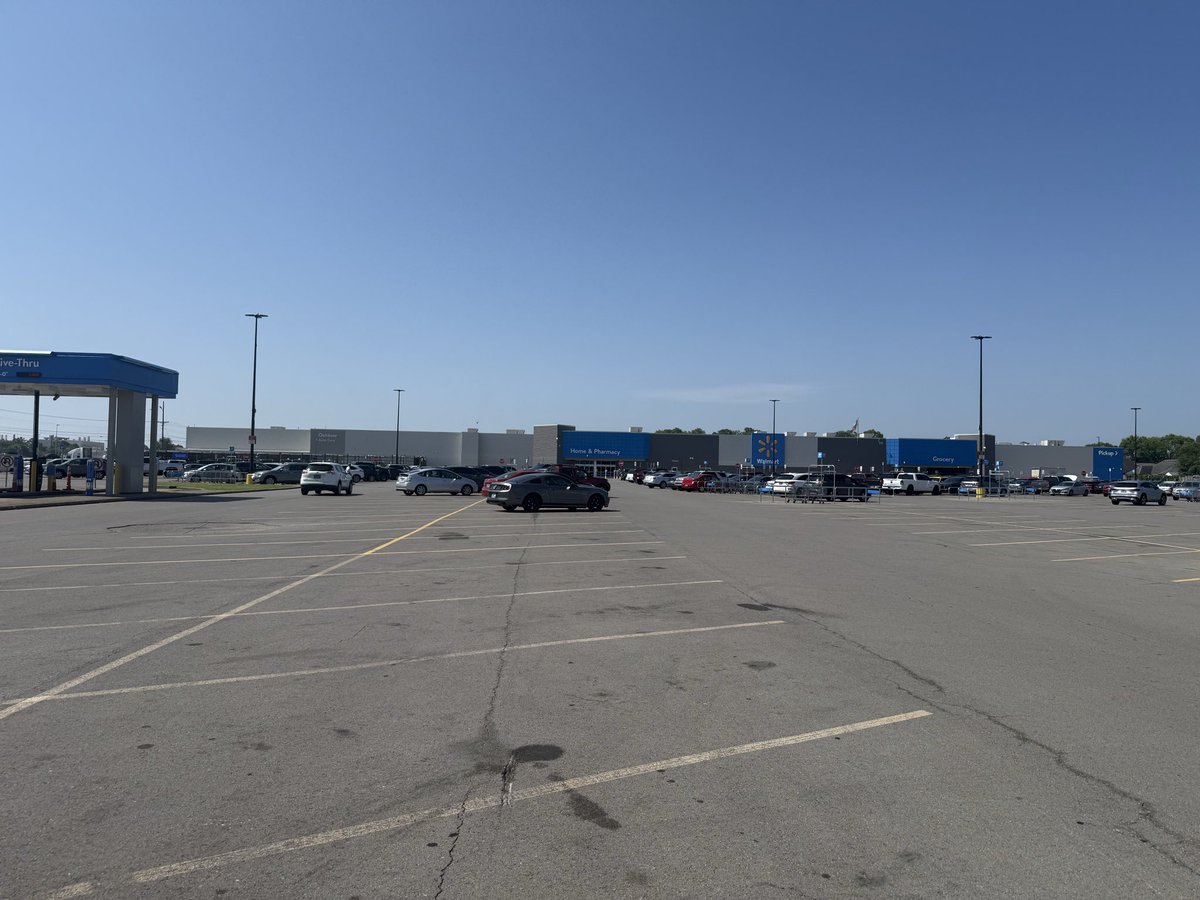BryanFrantz's tweet photo. @AnthonyCumia I think I’ll park a little further today. Stay safe out there! https://t.co/7XrlU35VDb