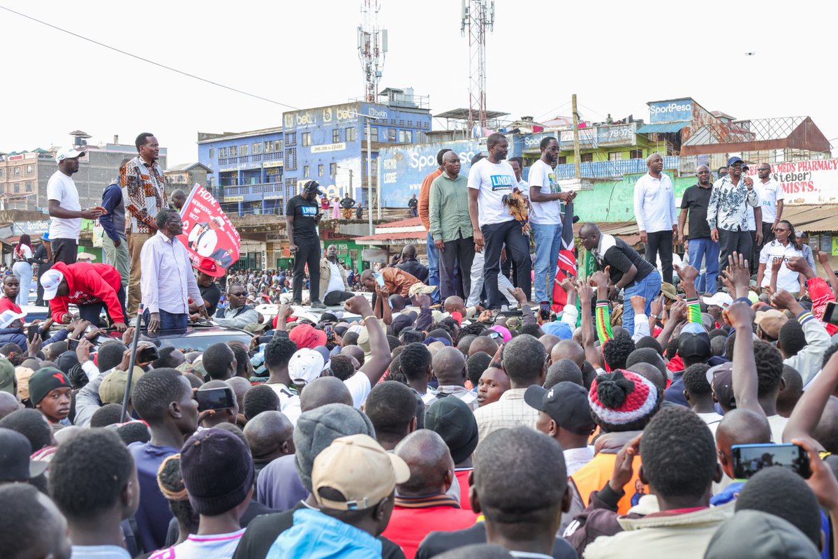 dkmaraga's tweet photo. Joined the Linda Mwananchi team on the tour of Kisii and Nyamira counties. 

Through Kisii Town, Keumbu, Mosocho and Keroka, we urged the people to unite behind us in the quest to reclaim our country from bad leadership.

The journey to #Ukombozi has started.

Join the movement today. 

Dial *456*9*9#, enter "Maraga27" to opt in for SMS updates on our campaign.