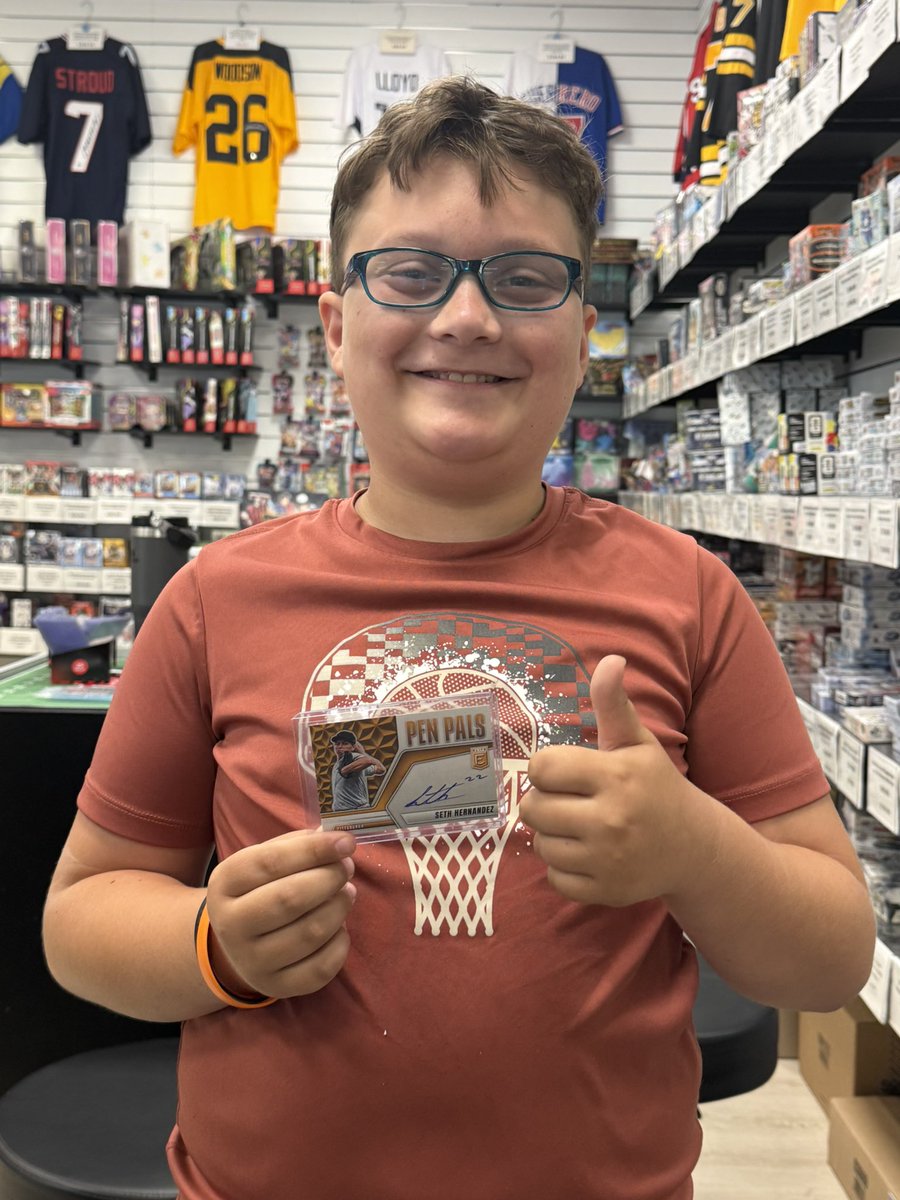 SCCRetailStore's tweet photo. It’s Panini Elite release day and Knux already pulled a sweet Seth Hernandez Auto. The Buccos checklist is crazy, Chase Paul Skenes Kabooms, Konnor Griffin Kabooms, and so much more. https://t.co/Tl2NmLinTT